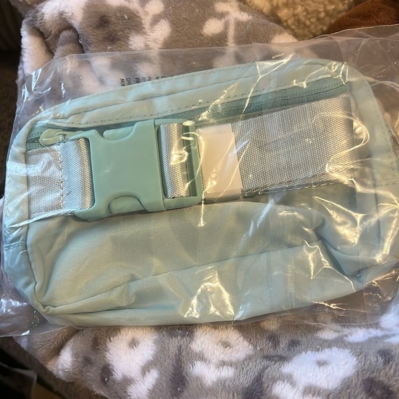 Lululemon belt bag. - Picture 2 of 3